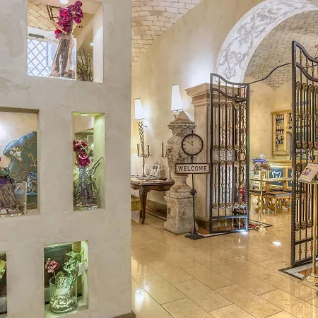 Select Via Veneto 4*