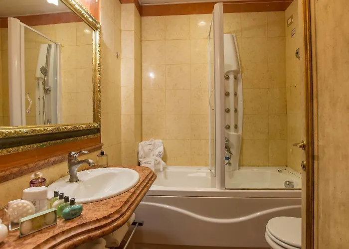 Select Via Veneto רומא