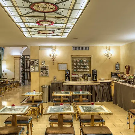 Select Via Veneto Szálloda 4*