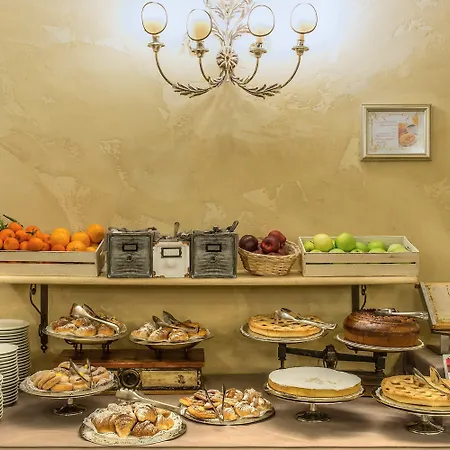 Select Via Veneto Szálloda 4*