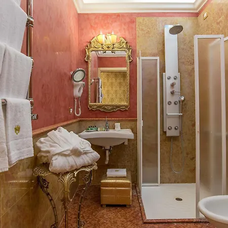 Select Via Veneto Hotel 4*