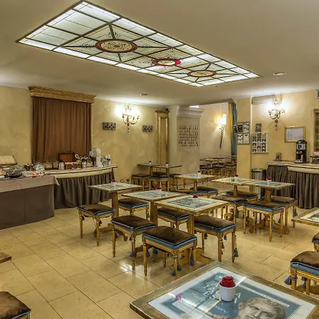Select Via Veneto 4*
